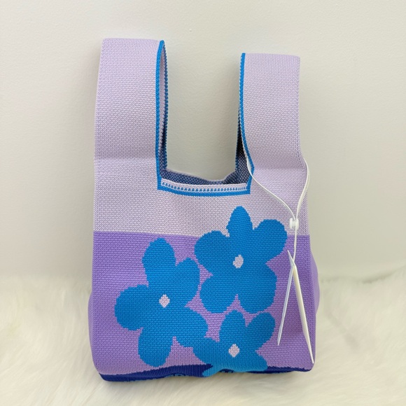 NWT Cute Blue Flower Compact Stylish Essentials Handheld Bag - Picture 6 of 8